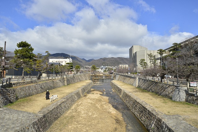 業平橋から見た芦屋川