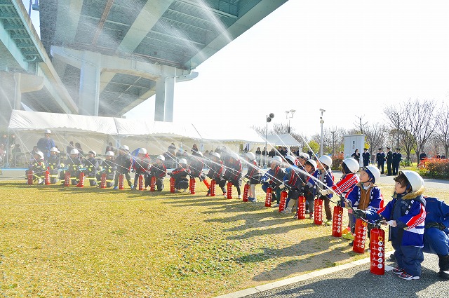 少年消防クラブ一斉放水