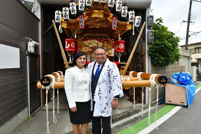 モンテベロ市長ご夫妻が山之町のだんじりを見学