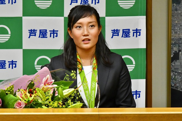 チームで銅メダルを獲得した林愛子選手（芦屋大学卒業