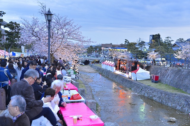 ステージもあり、一日中楽しめました