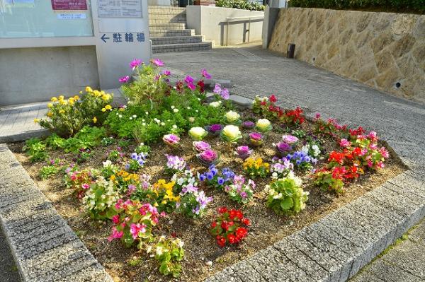 花壇（市民センター前）