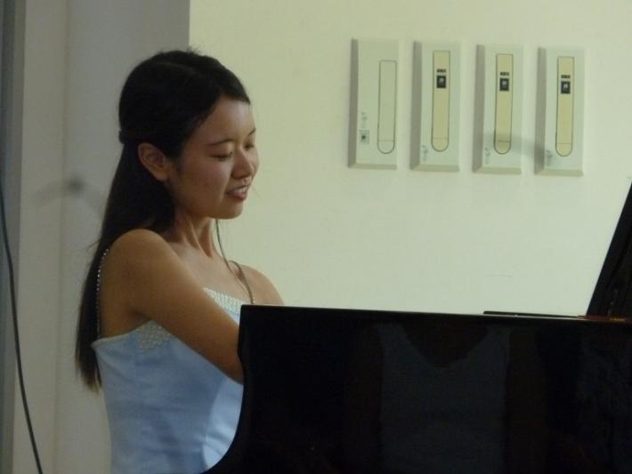 井関花さんのピアノ独奏
