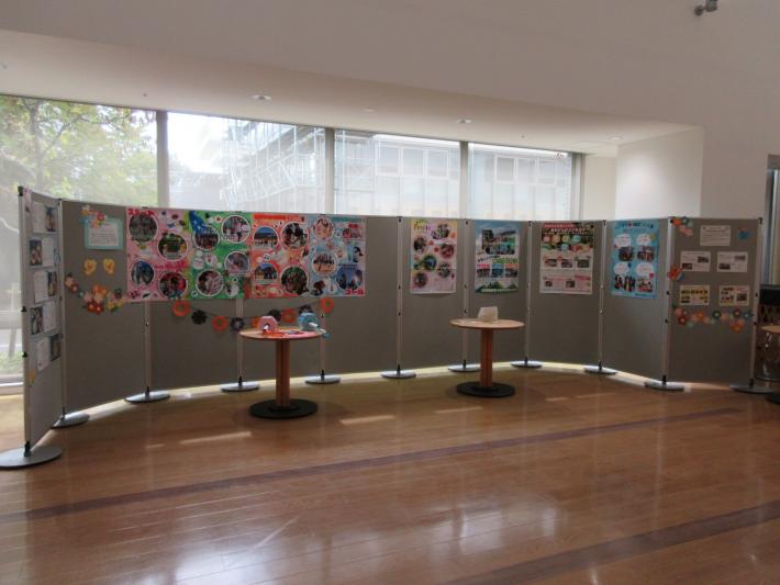 認定こども園・保育所のパネル展全景