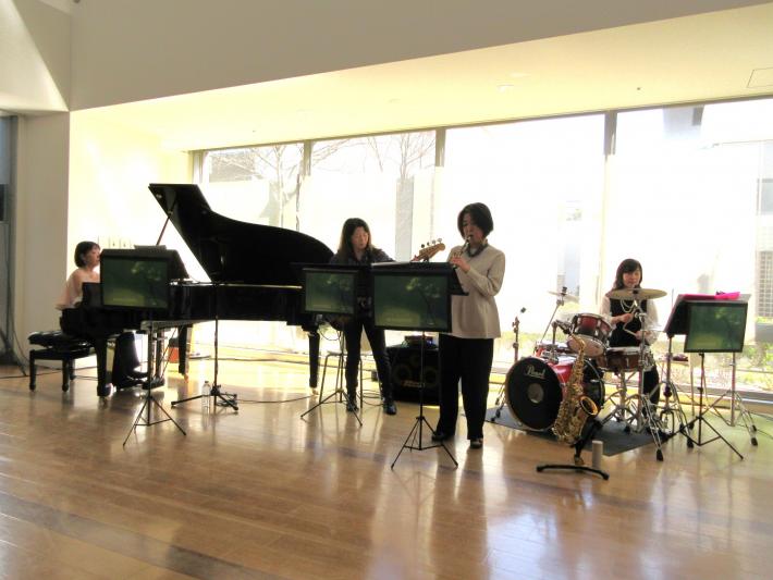 ムーンストーンさん4人