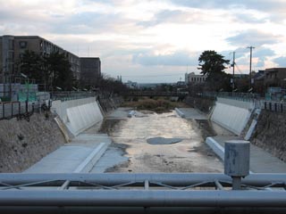 写真12：芦屋川河川内（平成19年12月）