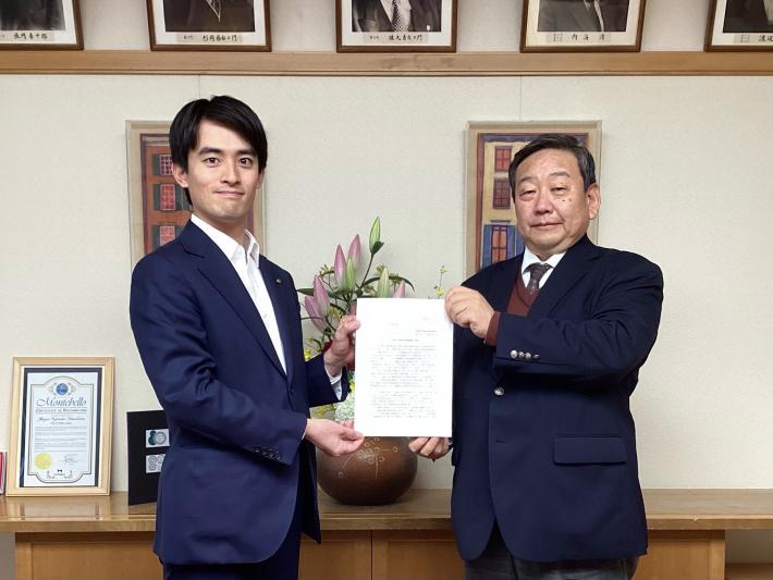 20251104_懇話会意見書写真1