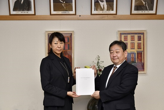 20201104_懇話会意見書写真1