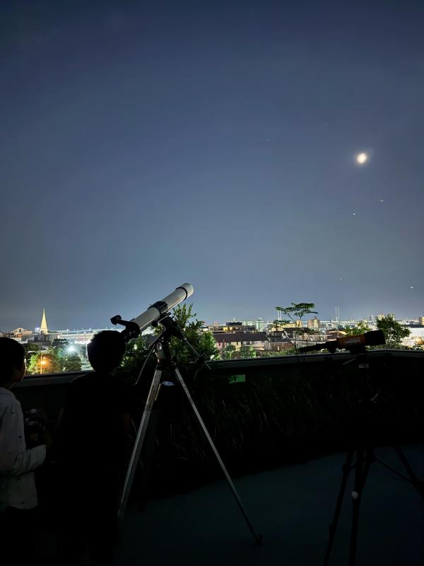 令和7年夏の星空観察会月の観察