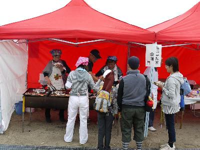 写真：海の幸試食会の様子