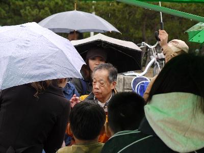 写真：磯の生き物探しと観察会の様子