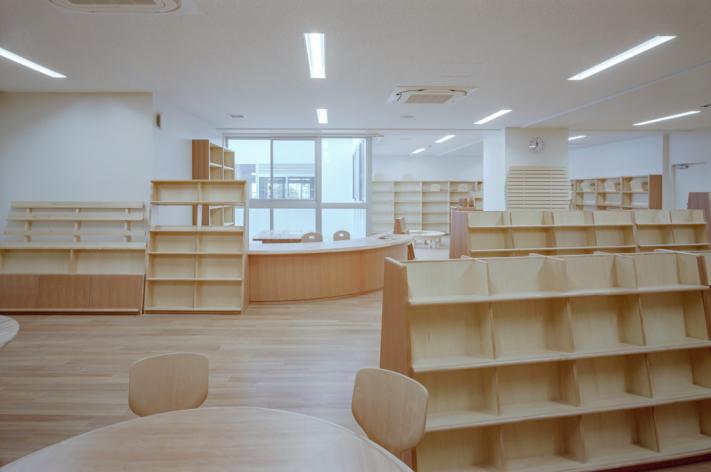 精道中学校図書室