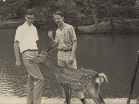 第1回交換学生の2人が来芦（昭和39年8月）