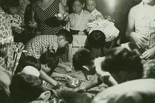 三八通りの夜店（昭和40年）