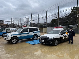 警察車両