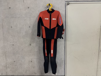 ウエットスーツ