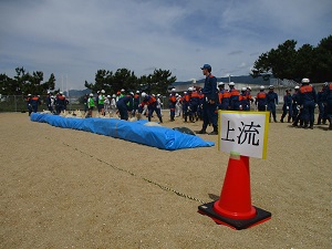 上流から
