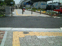 国道43号歩道改良後の写真